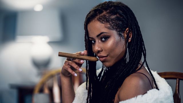 Acción de piernas largas con Jane y Kira