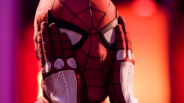 Axel Braun presenta pornografía con las piernas largas de Blake Blossom