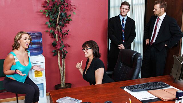 Teens Like It Big presenta sesso sega con tette con Brooke Wylde