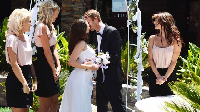 Explosiva Scarlet Red e Jenni Lee - piru grande delícia - Real Wife Stories