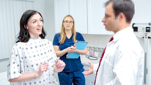 Scena missionaria con ragazza copertina Ophelia Kaan e Celestina Blooms di Perv Doctor