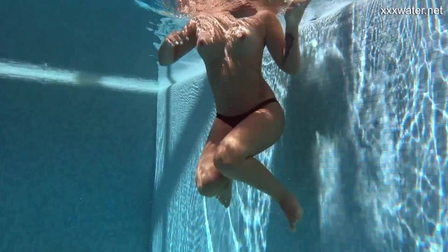 Sexy tits movie with consummate bimbo from Underwater Show