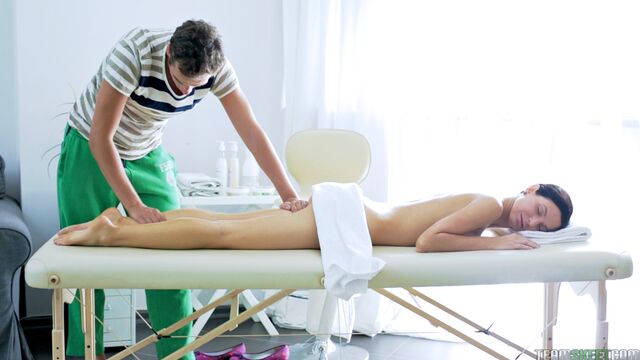 Vídeo de oral con Dinara