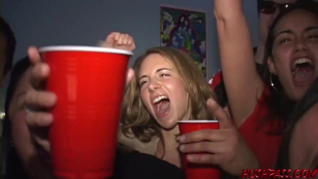 Mira pornografía con la simpática Jenny Hendrix