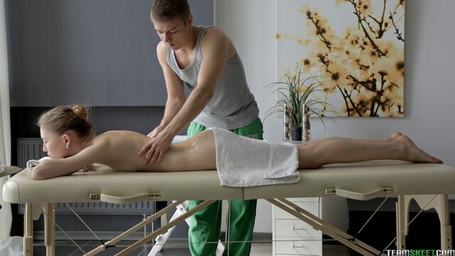 Carnal Eva Kay estrelando em cabelo liso filme