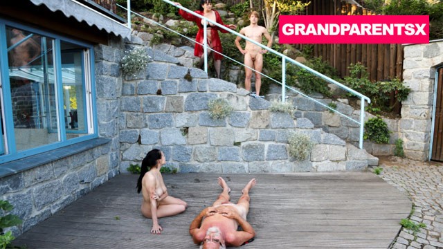 Grandparents X प्रस्तुत करता है Nicole Love का सार्वजनिक लिंग