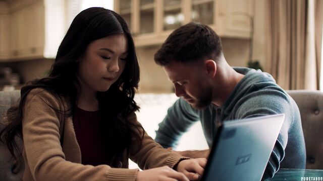 Pure Taboo présente contenu x famille de Seth Gamble et Lulu Chu