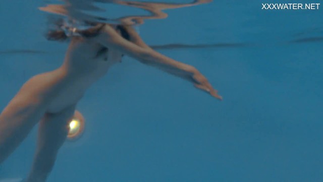 Underwater Show - porno de culo pequeño