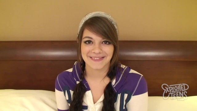 Pocahontas Jones em garganta profunda filme no Exxx Teens