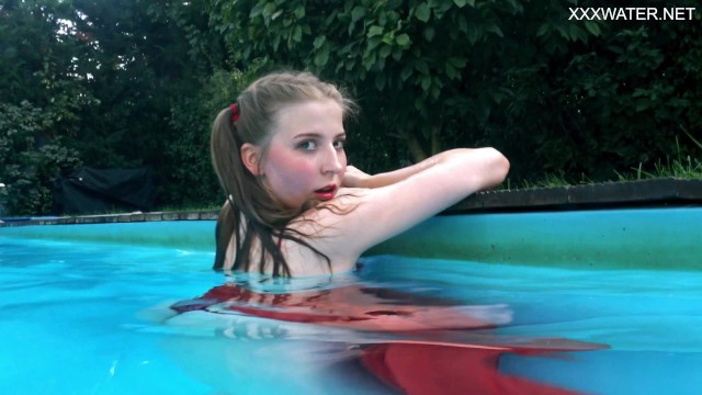 Swimming video with flawless GF from Underwater Show