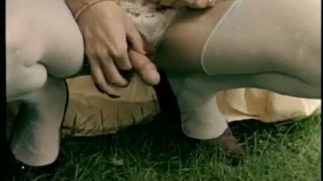 La dulce amateur en película de sexo por el culo