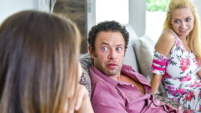 Honey Blossom y Shea Blaze en porno de flaca de TeamSkeet Classics