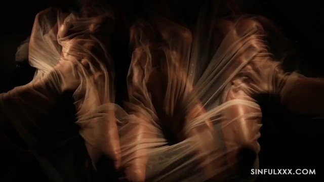 Eindrucksvolle Mugur und Florane Russell - Frauenfreundlich Porno - Sinful XXX