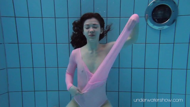 Sensuous girlfriend - fetish clip - Underwater Show