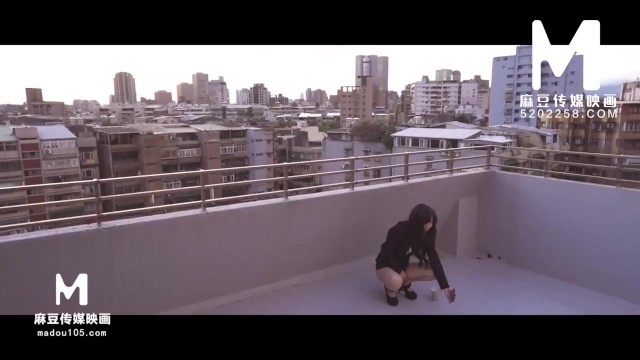 Mira escena con la intensa nena