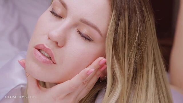 Guarda videata di pin-up Erika Eden