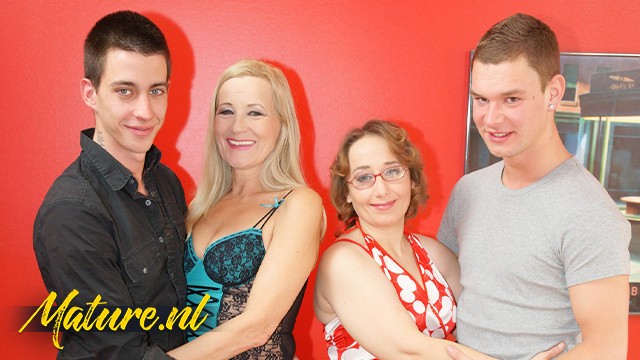 इधर आना-जाना फूहड़ का आना में अभिनय किया बेब चित्र