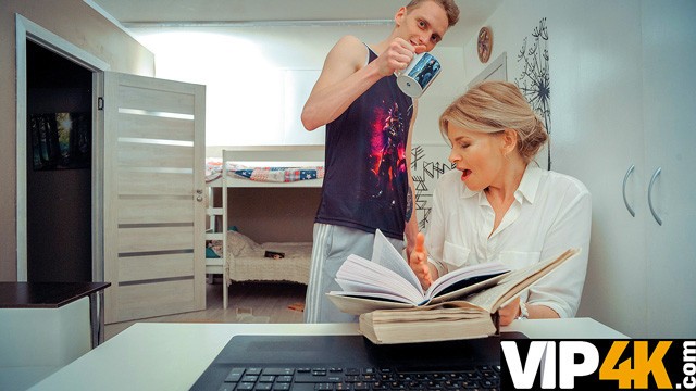 Regardez scène de l'enivrante Martin Spell