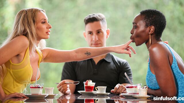 Flashy Micky Muffin and Zaawaadi at teen (18+) scene