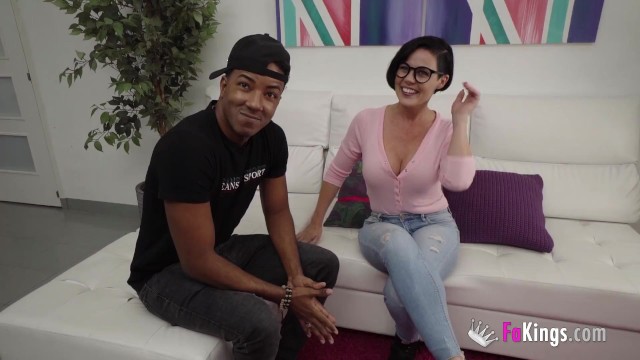 Dschungelhafte Begleitperson in Ladung XXX-Clip