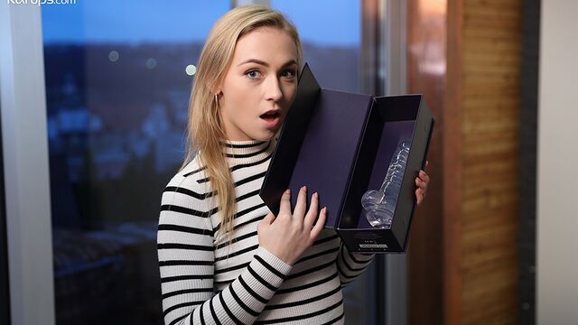 Voluttuosa Jenny Wild partecipa in sesso masturbazione