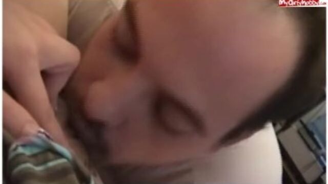 Regardez contenu de la séduisante femme facile