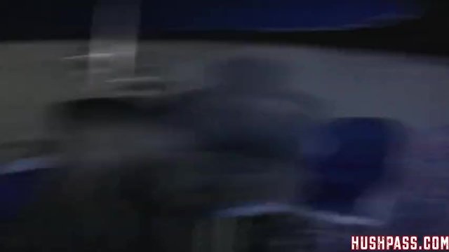 Realidade clipe com temperamental Daphne do Hush Pass