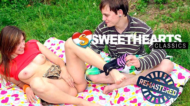 Hübsche Kumpeline - Luder Fickfilm - Club Sweethearts