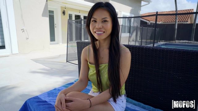 Don't Break Me - हाथ से काम अश्लील