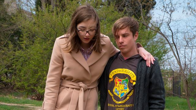 She Is Nerdy présente pornographie lécher la chatte de Eliza Thorn