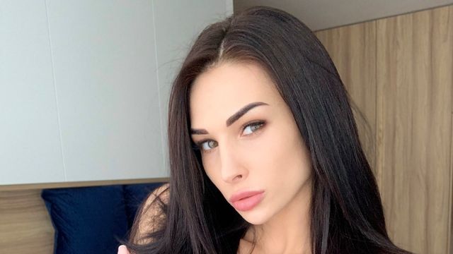 Fantastic Fiamurr - small tits movie - Fakehub Originals