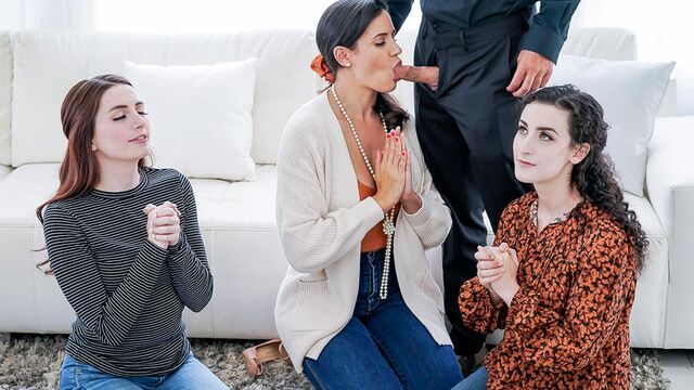 La espléndida Lyra Lockhart y Aria Carson en acción de oral