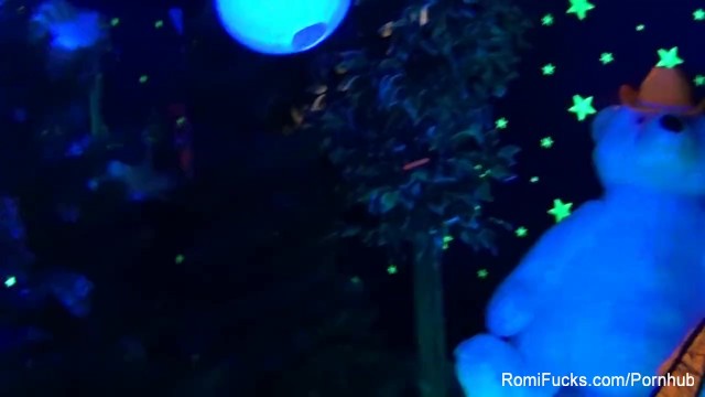 Vollbusig XXX mit süßer Romi Rain von PUBA