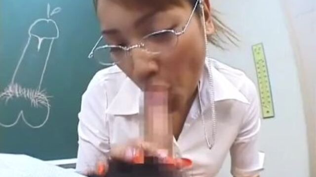 Zenra présente action professeure de dulcinée