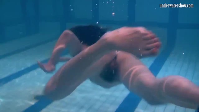 Water movie with hottie side piece from Underwater Show