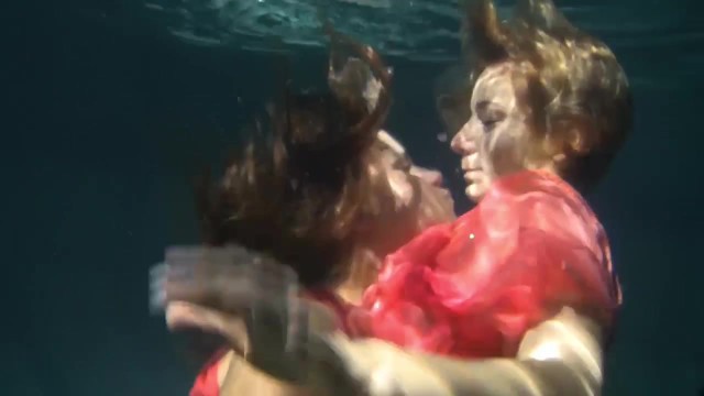 Luring Lilia - lesbo sex - Underwater Show