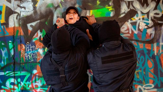 La salace Jennifer Mendez en vedette dans contenu missionaire