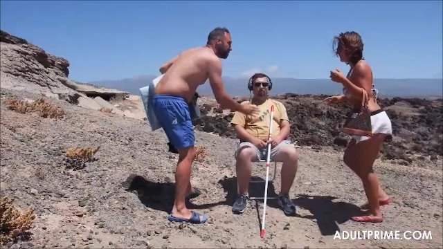 La charnelle mannequin dans séquence baise anale