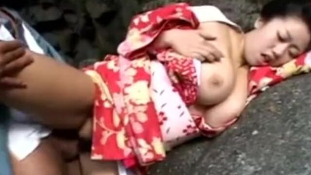 विस्फोटक  Geisha - हस्तमैथुन काम चित्र - Avidol Z