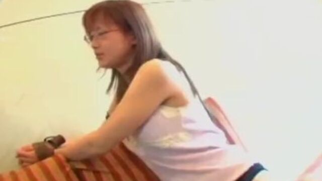 La energética señorita en tráiler de bondage