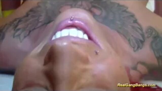 Real GangBangs apresenta grupo delícia da feminina