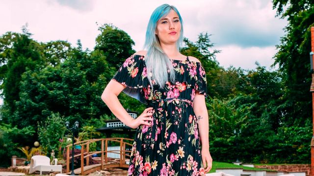 Sympathische Misha Mayfair in Doggystyle XXX-Clip