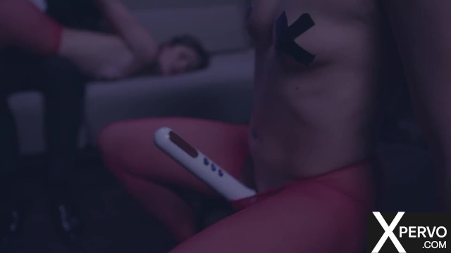 Hábil Little Caprice e Talia Mint em garota com garota pornô