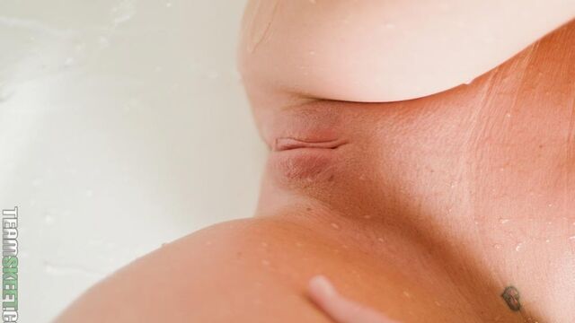 Energetic Amanda Evans's skinny porn