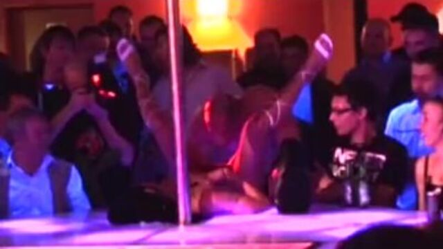 Senhorita em festa vídeo no Extreme Movie Pass