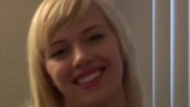 Tráiler de corridas protagonizado por la sucia Emma Mae