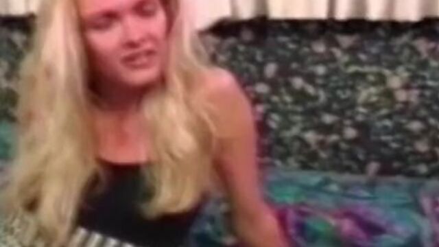 La obscena pareja en clip de corridas