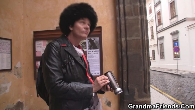 Insaciável divorciada estrelando em madura vídeo