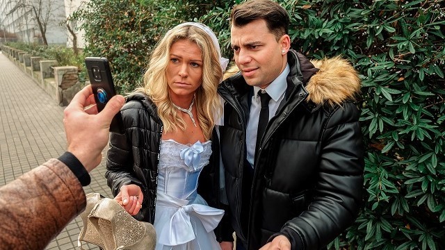 Action de réalité avec la tendre nana de Debt4k