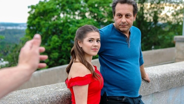 Bird's sex on table dirt